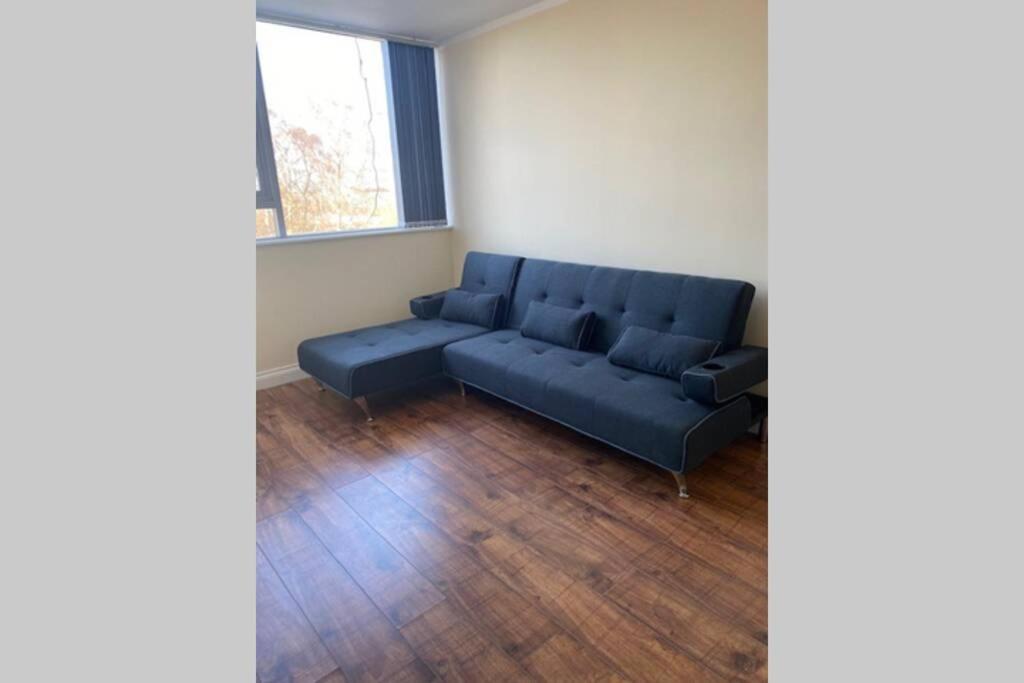 3 Bed Contemporary Crewe Apartment Exterior photo